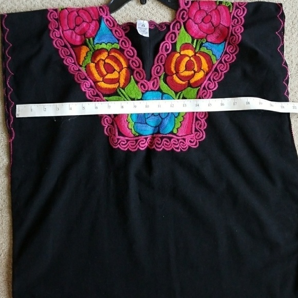 ARTESANIAS MICKEY Embroidered Floral Top Medium! - Picture 5 of 8
